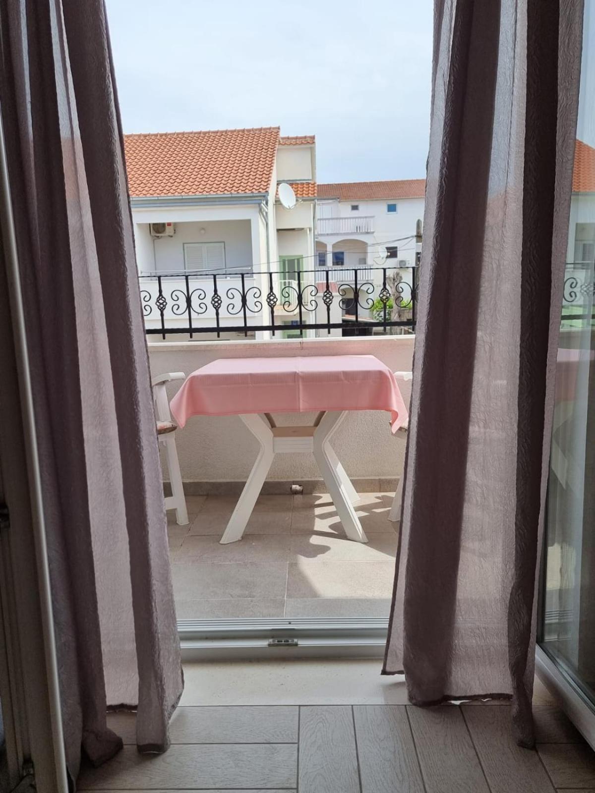 Bonbon 2 Biograd Na Moru